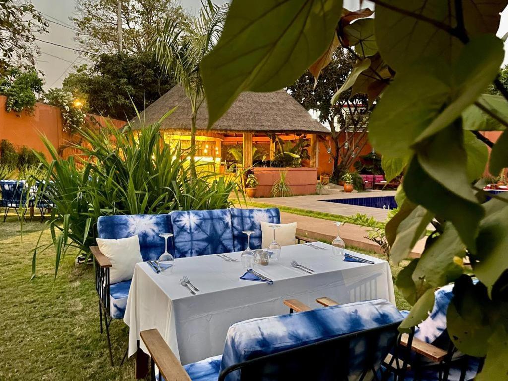 Le Kentia Hotel Lome Bagian luar foto