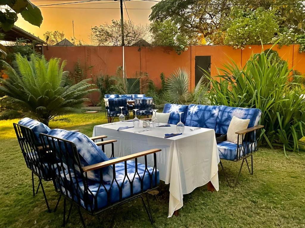 Le Kentia Hotel Lome Bagian luar foto