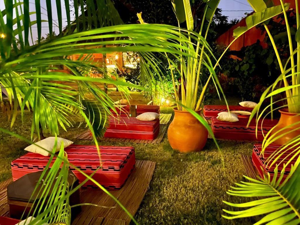 Le Kentia Hotel Lome Bagian luar foto