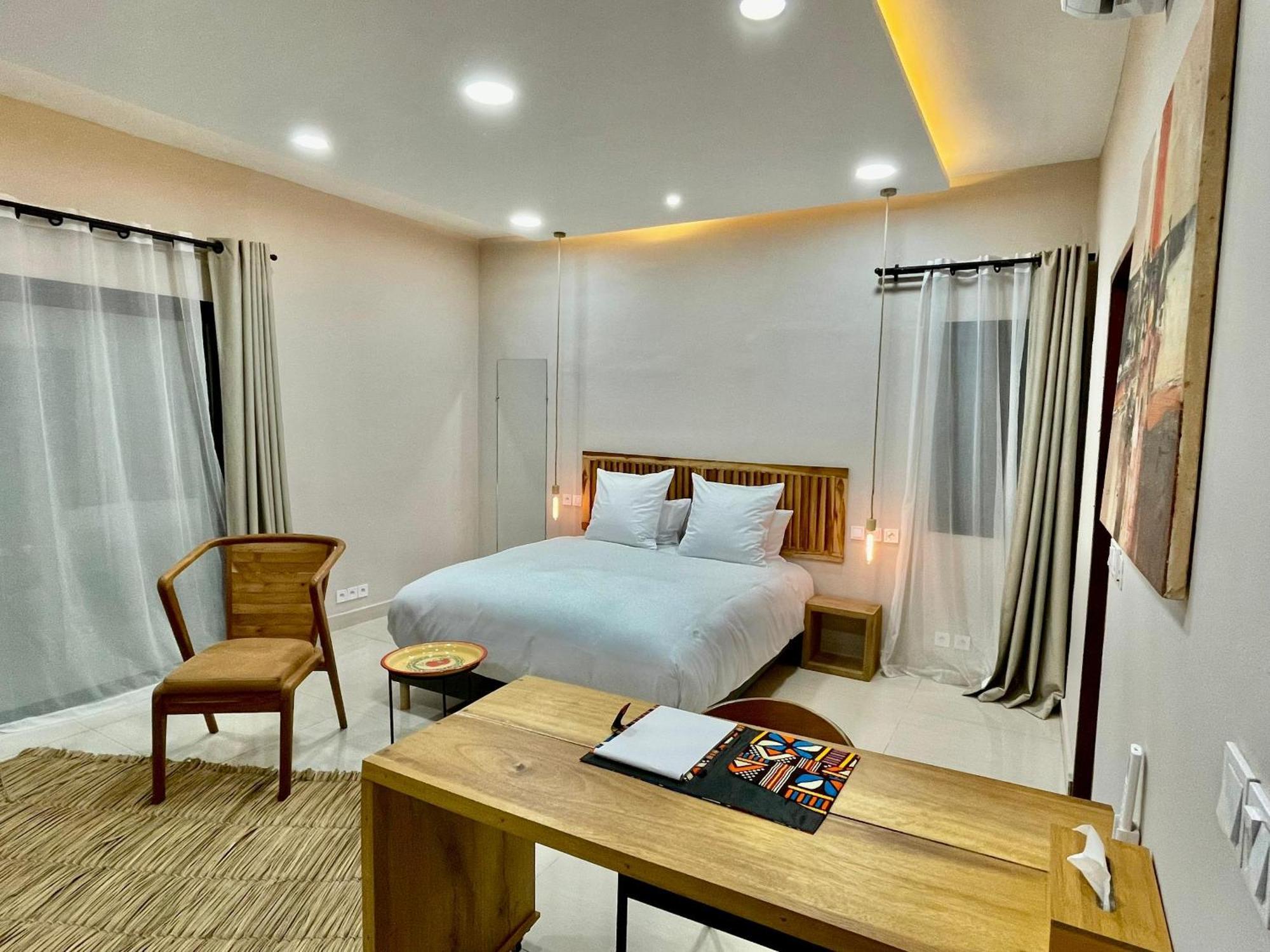 Le Kentia Hotel Lome Bagian luar foto