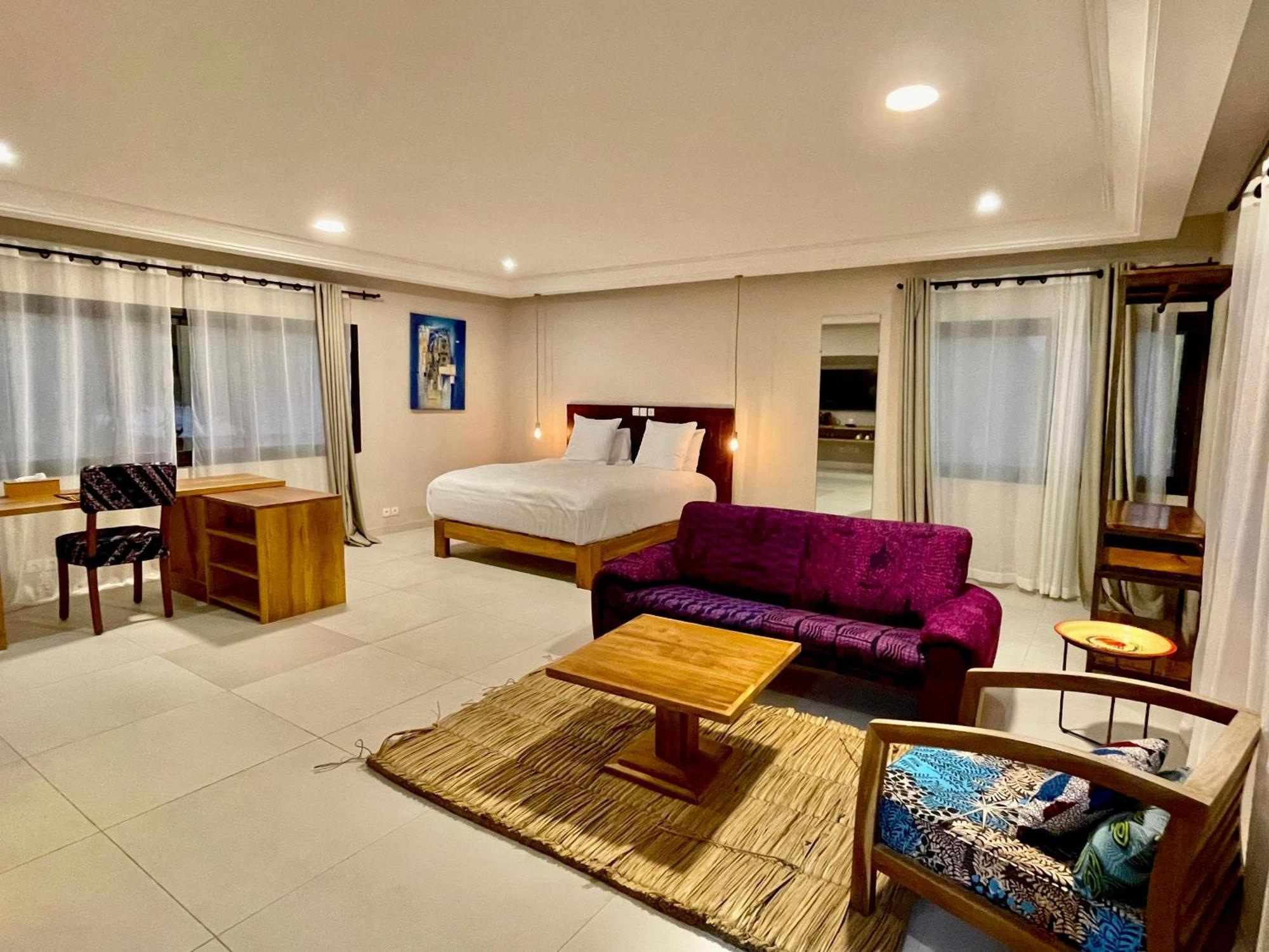 Le Kentia Hotel Lome Bagian luar foto