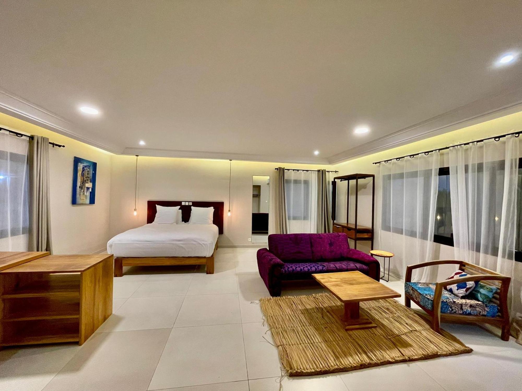 Le Kentia Hotel Lome Bagian luar foto